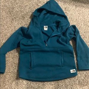 Women’s North face pullover